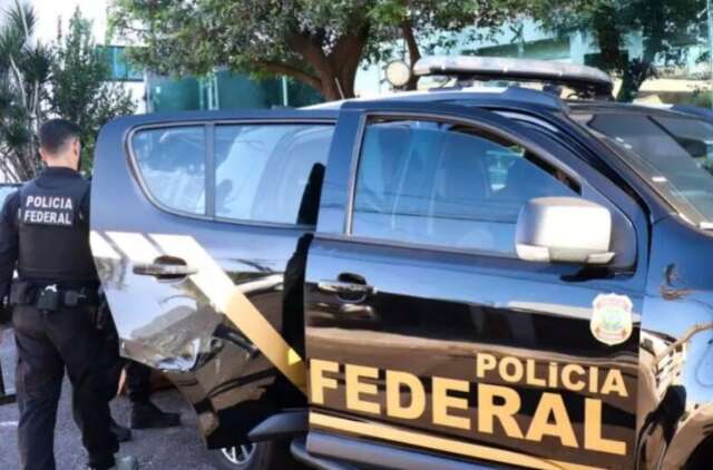 PF cumpre mandado na Capital ap&oacute;s apreens&atilde;o de mais de 20 mil ma&ccedil;os de cigarros