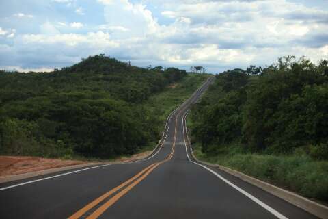 Com 80% conclu&iacute;da, obra da MS-436 avan&ccedil;a entre Camapu&atilde; e Figueir&atilde;o