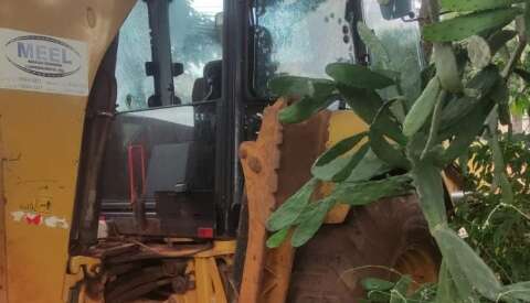 Trabalhador &eacute; morto a tiros dentro de retroescavadeira em Ponta Por&atilde;