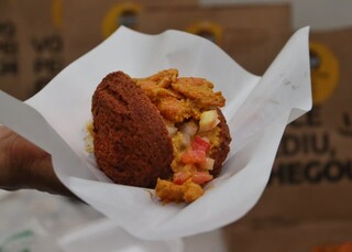 Barca de acarajé e abará é jeito de aliviar a saudade da Bahia em MS Barca de acarajé e abará é jeito de aliviar a saudade da Bahia em MS