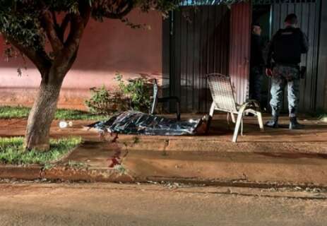 Homem que matou mestre de obras se apresenta mas fica livre