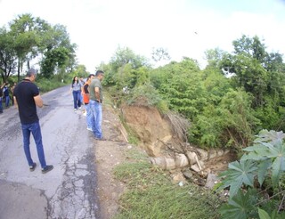 Prefeitura decreta emerg&ecirc;ncia ap&oacute;s temporal de 132 mm em menos de uma hora