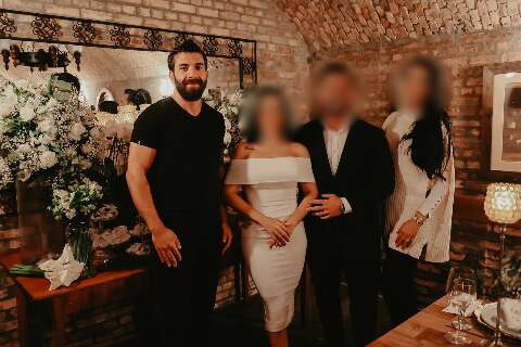 Padrinho de casamento, Zahran &eacute; acusado de dar golpe de R$ 5 milh&otilde;es em casal