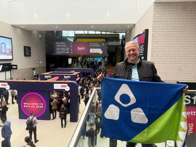 Funlec cruza fronteiras para entender como o mundo est&aacute; ensinando