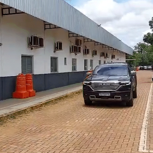 Suspeito de fraude milion&aacute;ria, herdeiro dos Zahran deixa delegacia ap&oacute;s 3 horas