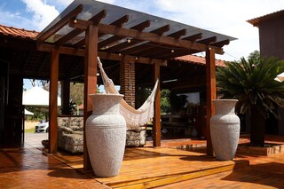 Vasos eg&iacute;pcios com chafariz e fogo s&atilde;o novos jeitos de relaxar em casa