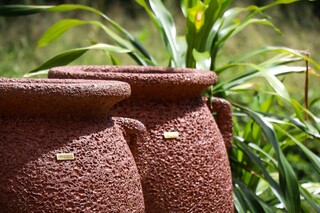 Vasos eg&iacute;pcios com chafariz e fogo s&atilde;o novos jeitos de relaxar em casa