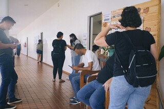 Lota&ccedil;&atilde;o de tempor&aacute;rios da Rede Estadual avan&ccedil;a ap&oacute;s falhas no sistema e filas