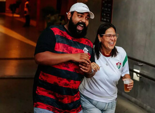 Namorada tricolor realiza sonho de flamenguista no Maracan&atilde;