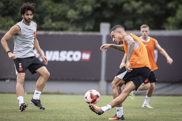 Dois jogos completam a rodada de abertura do Brasileir&atilde;o nesta quinta-feira 