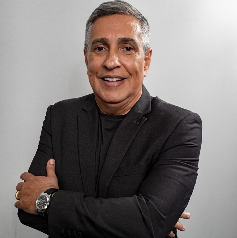 Professor Afonso fortalece consultorias focadas em gest&atilde;o