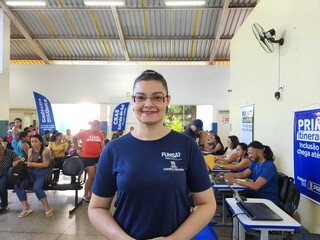 Desempregados chegam com 19h de antecedência em fila para cadastro de reserva Desempregados chegam com 19h de antecedência em fila para cadastro de reserva