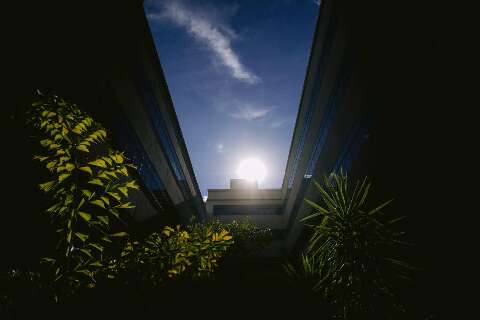 Um ano ap&oacute;s fevereiro extremo, progn&oacute;stico para m&ecirc;s &eacute; de calor e chuva forte 