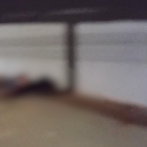 Homem &eacute; agredido a pedradas e a facadas enquanto dormia em cal&ccedil;ada