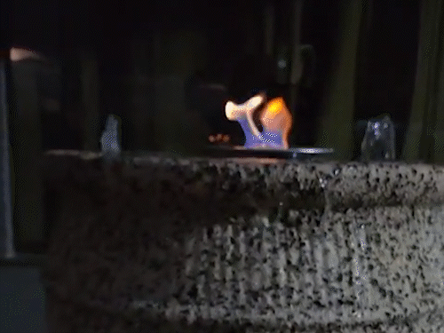 Vasos eg&iacute;pcios com chafariz e fogo s&atilde;o novos jeitos de relaxar em casa