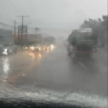 Raios, trov&otilde;es e chuva atingem Capital no fim da tarde desta sexta-feira