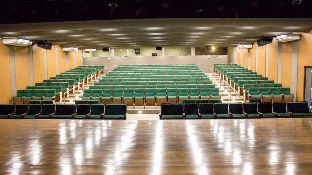 Teatro p&uacute;blico assusta ao pedir itens caros em contrapartida de aluguel 