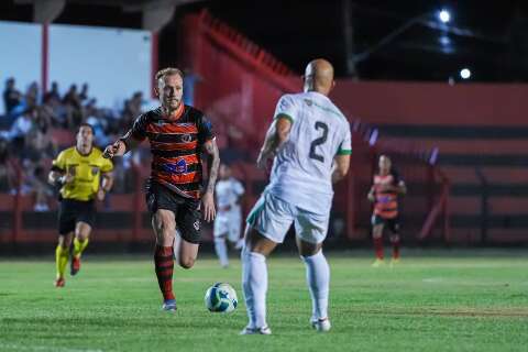 &Aacute;guia Negra e Bataguassu tentam assumir lideran&ccedil;a do estadual neste s&aacute;bado