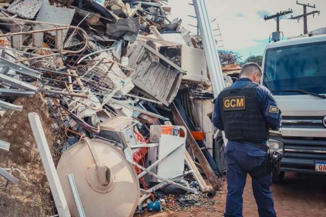Opera&ccedil;&atilde;o percorre 13 estabelecimentos contra com&eacute;rcio ilegal de cobre