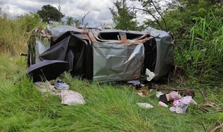 Acidente entre caminhonete e carro deixa seis feridos na BR-163