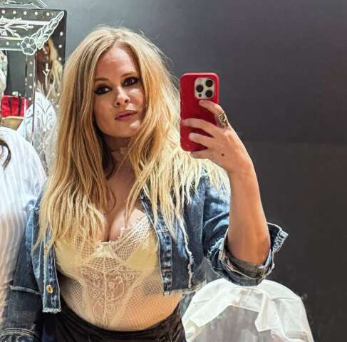 M&eacute;dicos, cl&iacute;nicas e igreja, os alvos da "pistoleira digital" em 5 estados