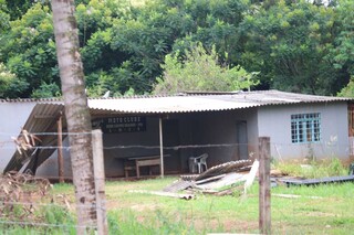 Prefeitura tenta retomar &aacute;rea de APP ocupada por motoclube e casas