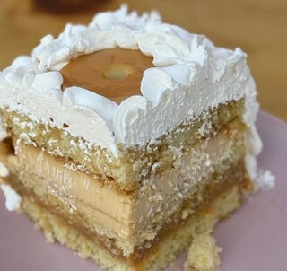 Na febre das fatias, bolo pudim vira obsess&atilde;o na doceria de Kamila