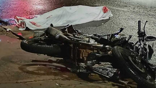 Motociclista perde controle da dire&ccedil;&atilde;o e morre ao bater em poste