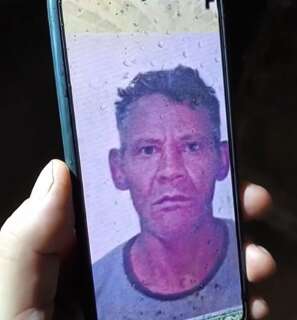 Homem &eacute; assassinado a tiros e pode ter sido v&iacute;tima de emboscada