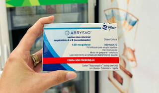 Prematura de 32 semanas &eacute; 1&ordf; a receber vacina contra bronquiolite na Capital