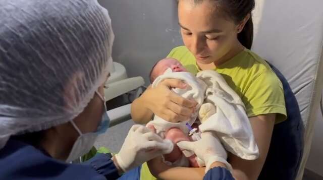 Prematura de 32 semanas &eacute; 1&ordf; a receber vacina contra bronquiolite na Capital