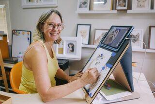 Confundida com IA, Norma faz desenhos de pets 