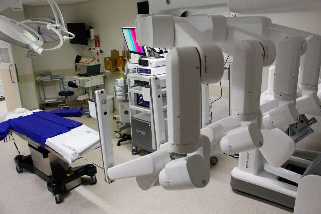 Cirurgias remotas chegam a MS com rob&ocirc; chin&ecirc;s de R$ 10 milh&otilde;es