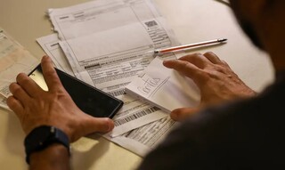 Salário mínimo de R$ 1.621 começa a ser pago nesta segunda-feira Salário mínimo de R$ 1.621 começa a ser pago nesta segunda-feira