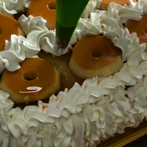 Na febre das fatias, bolo pudim vira obsessão na doceria de Kamila