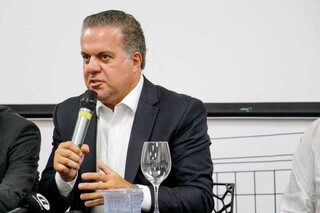 Cirurgias remotas chegam a MS com rob&ocirc; chin&ecirc;s de R$ 10 milh&otilde;es