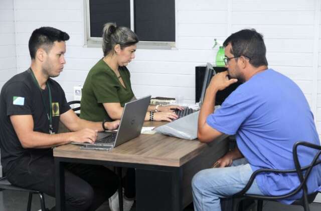 Detran suspende atendimentos em Terenos ap&oacute;s chuva invadir ag&ecirc;ncia