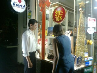 Há 3 décadas, ótica começou "embaixo da cama" e com conhecimento passado por tio Há 3 décadas, ótica começou "embaixo da cama" e com conhecimento passado por tio