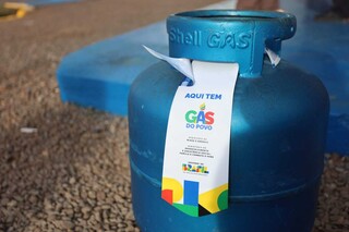Senado aprova MP que garante botij&atilde;o de g&aacute;s a fam&iacute;lias de baixa renda