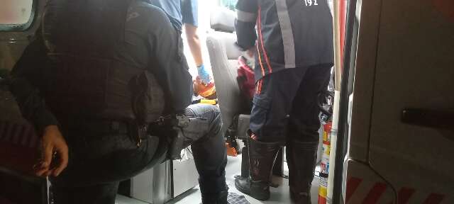 Mulher esfaqueia companheiro no rosto e alega ter sido agredida