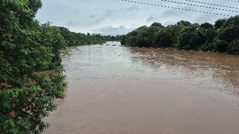 Em tr&ecirc;s dias, chuva acumulada supera a m&eacute;dia mensal em quatro munic&iacute;pios 