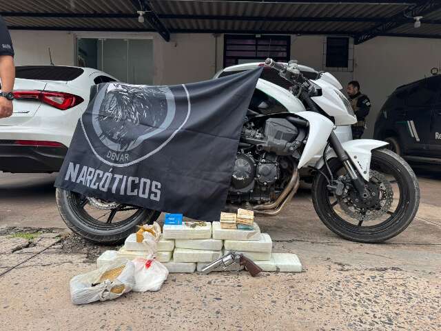 Ofensiva contra o tr&aacute;fico prende quatro e apreende R$ 23 mil em esp&eacute;cie