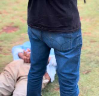 Condenado por homic&iacute;dio &eacute; preso ap&oacute;s agredir companheira e incendiar casa 