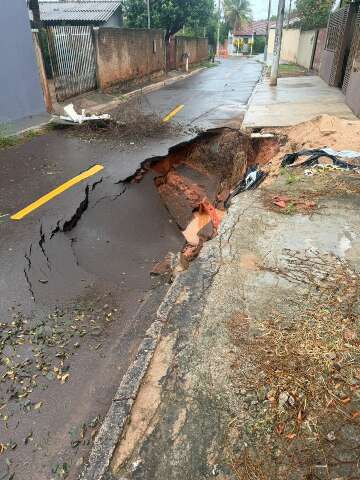 Coxim teve 7 bairros atingidos e 4 pontes danificadas ap&oacute;s chuva de 201,6 mm