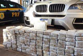 BMW &eacute; flagrada com 130 quilos de coca&iacute;na durante fiscaliza&ccedil;&atilde;o