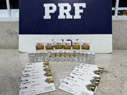 Motorista &eacute; preso transportando ampolas de emagrecimento em gelo derretido