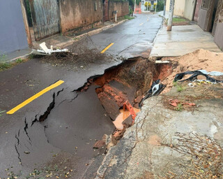 Coxim teve 7 bairros atingidos e 4 pontes danificadas ap&oacute;s chuva de 201,6 mm