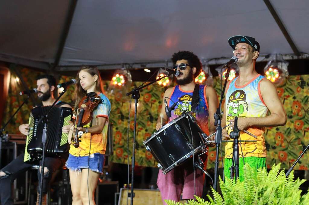 Bloco carnavalesco de forró faz aquecimento para folia nesta quinta