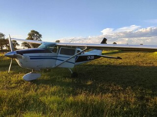 Pol&iacute;cia suspeita que piloto de avi&atilde;o com coca&iacute;na usou plataforma para fugir