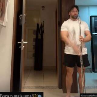 Nove dias ap&oacute;s opera&ccedil;&atilde;o, herdeiro volta &agrave; pesca